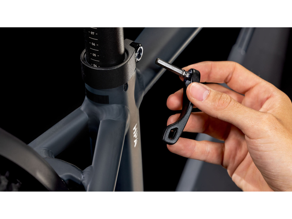 Cube Reaction Hyb. Perf. 625 Allroad night´n´black – Detail 2