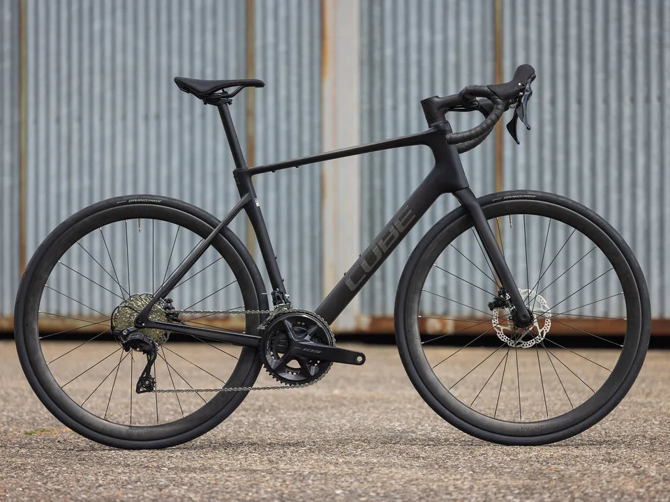 Cube Attain C:62 Race carbon´n´coalchrome – Ansicht 1