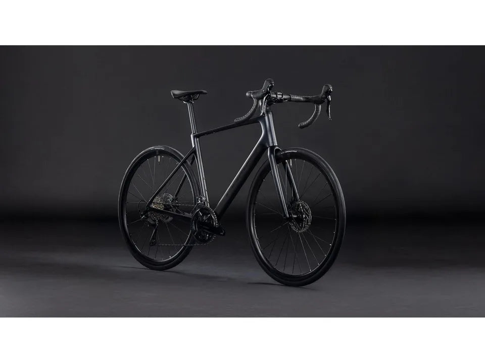 Cube Attain C:62 Race blackline – Ansicht 1
