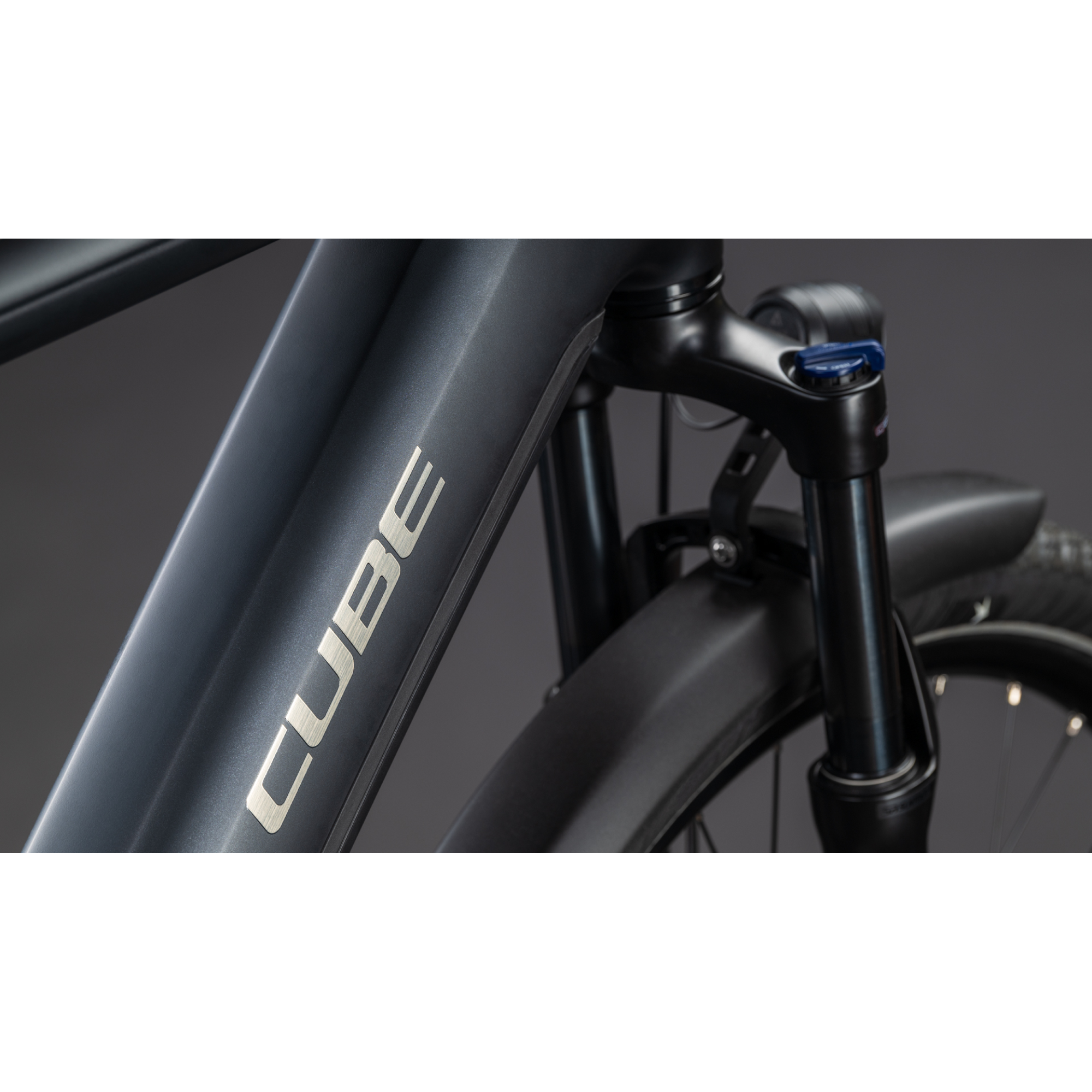 Touring Hybrid ONE 600