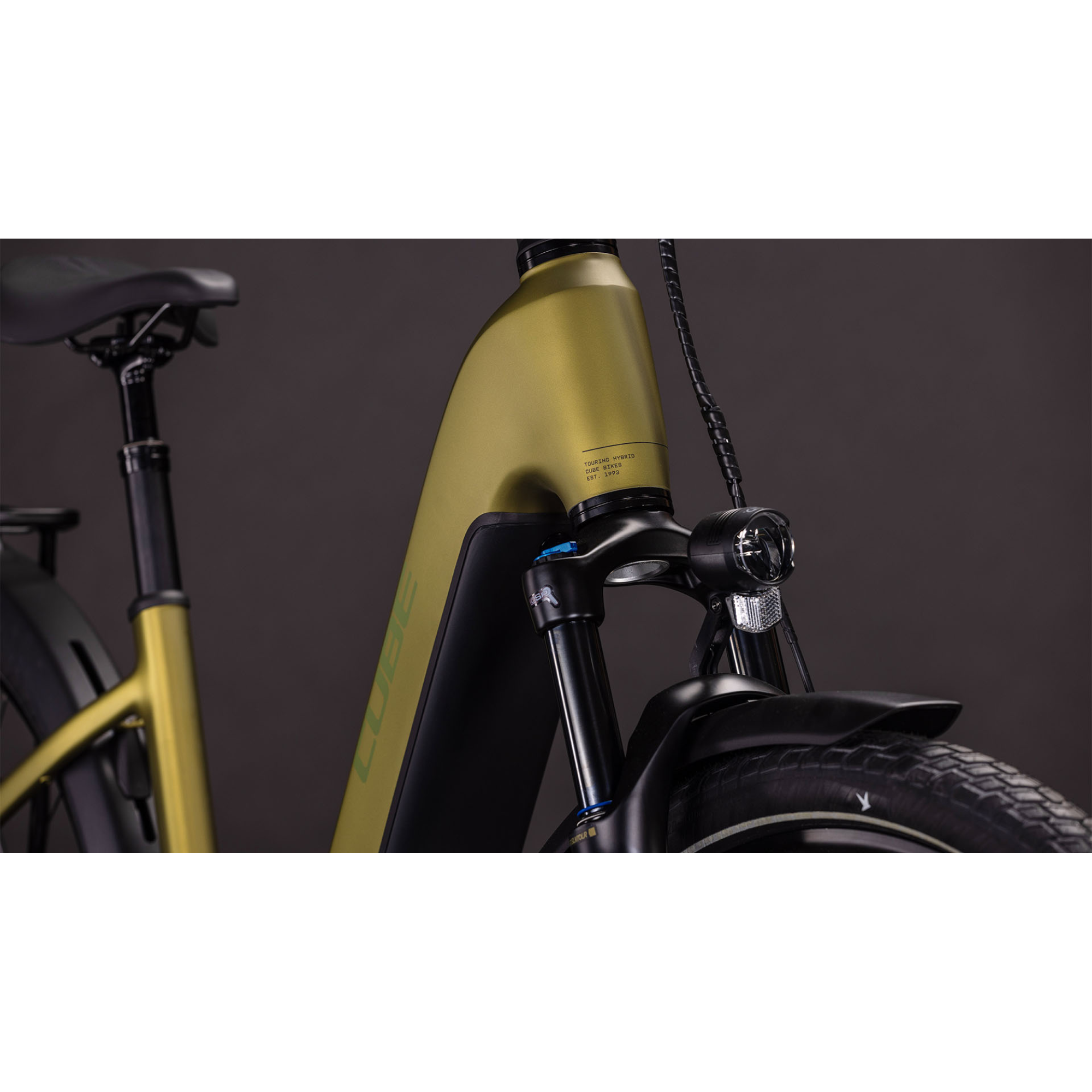 Touring Hybrid Pro 800