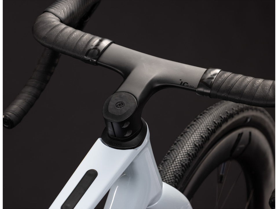 Cube Nuroad C:62 SLT glacier´n´magenta – Detail 1