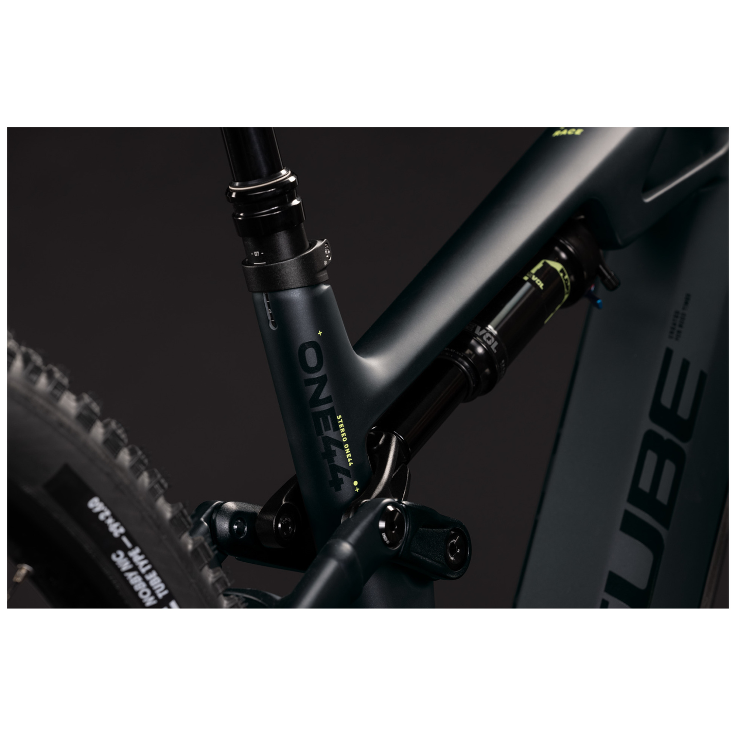 Stereo Hybrid ONE44 HPC Race 800