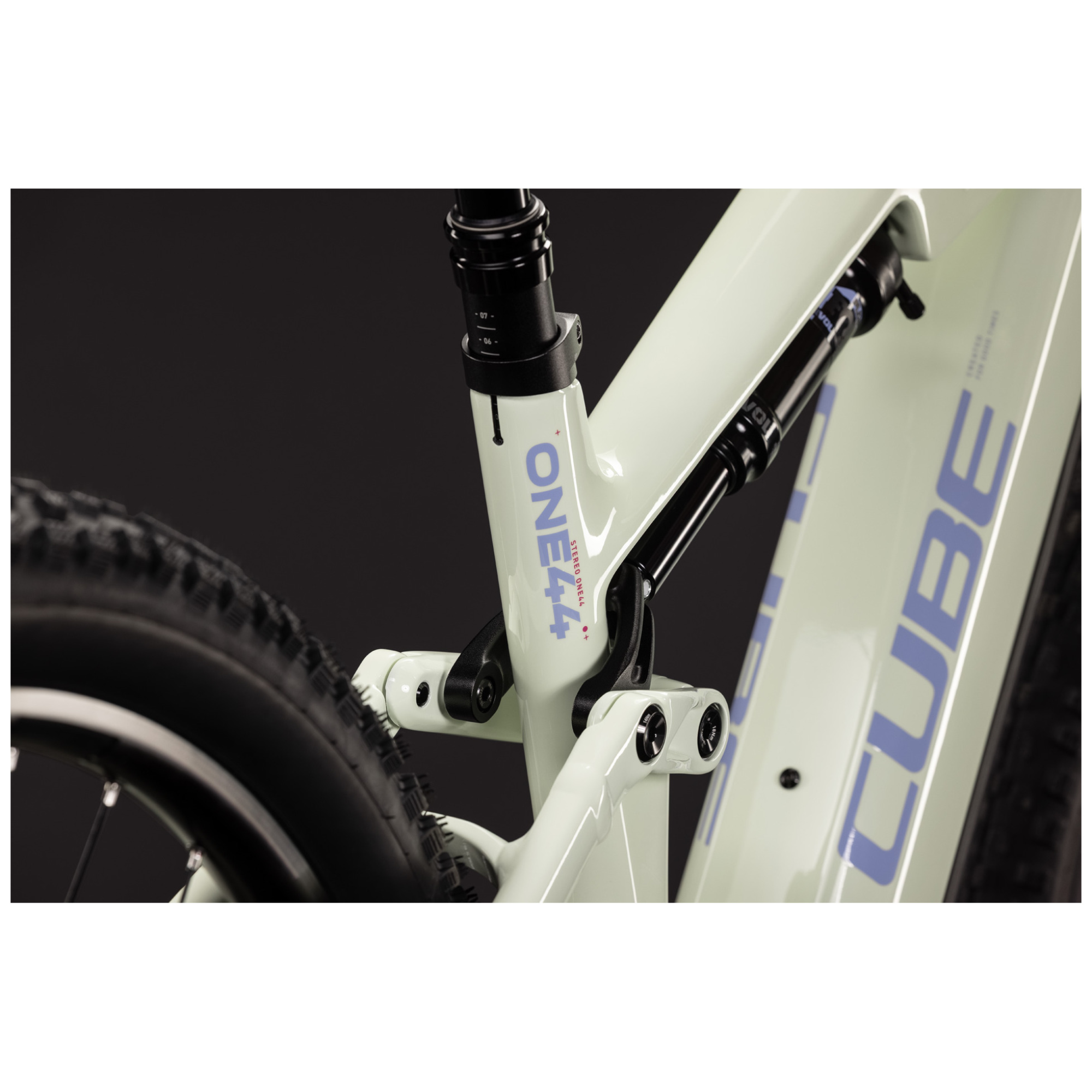 Stereo Hybrid ONE44 HPC Race 800