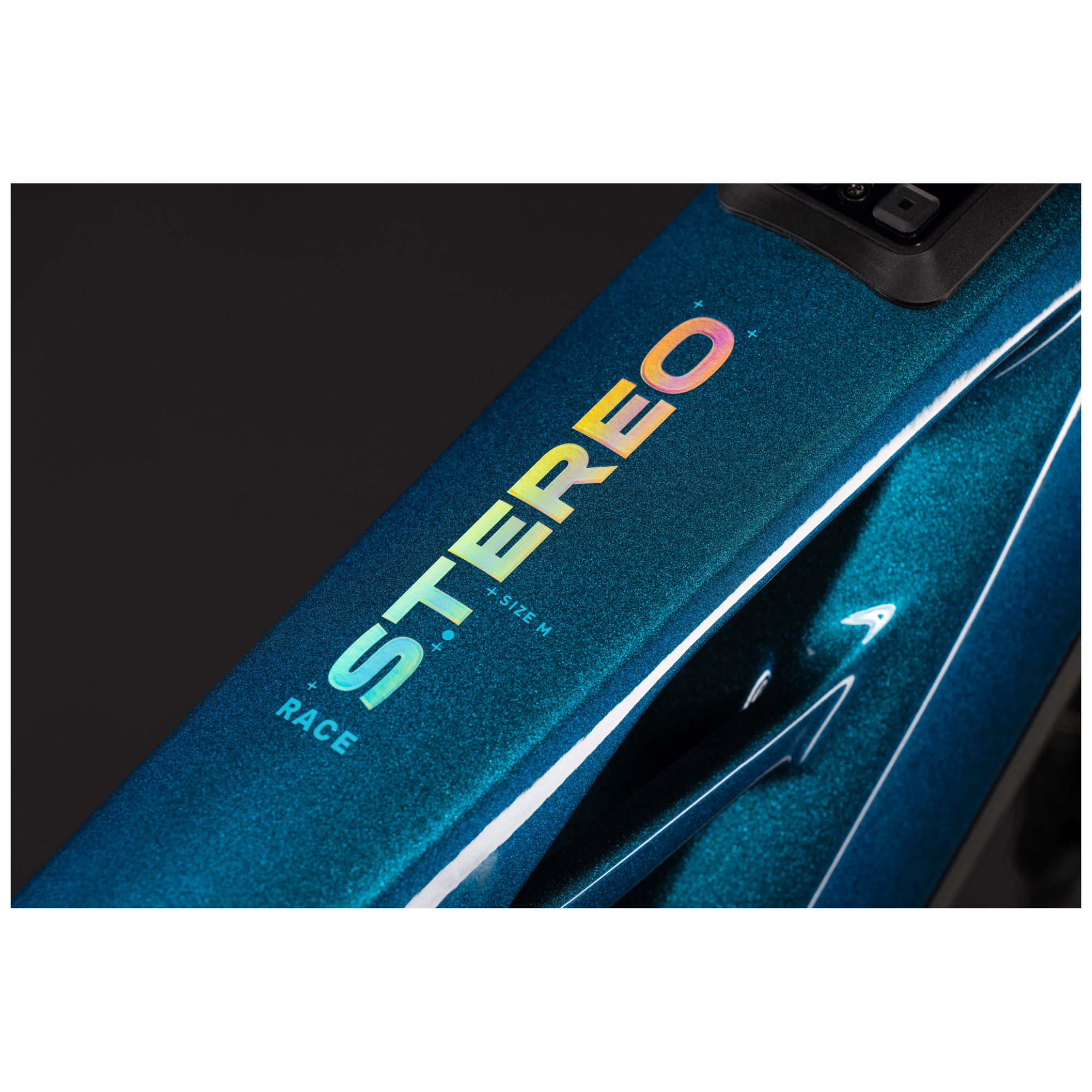 Stereo Hybrid ONE44 HPC Race 800